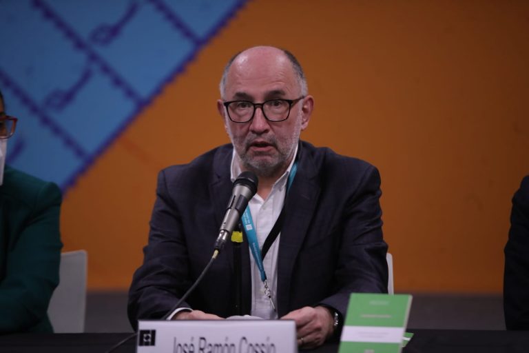 José Ramón Cossío autor de La democracia y su relación con el Poder Judicial.