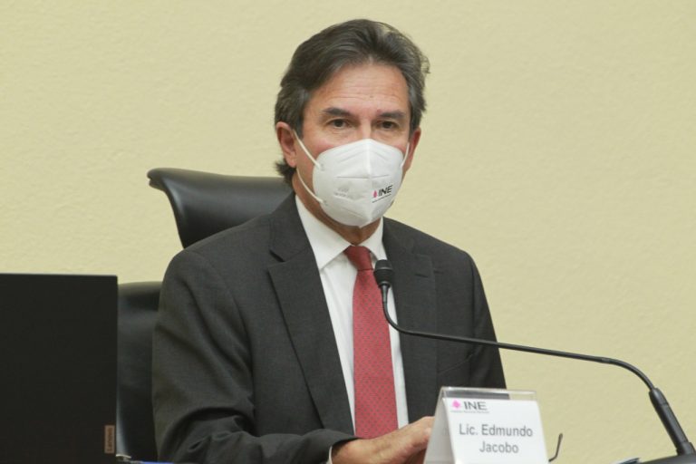 Edmundo Jacobo Molina, Secretario Ejecutivo.