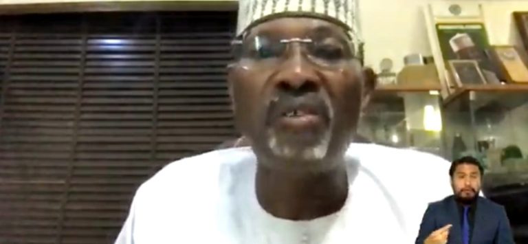 Attahiru Jega, Ex Presidente de la Comisión Nacional Electoral de Nigeria.