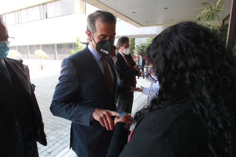 El INE instaló un cerco sanitario para el personal del Instituto.