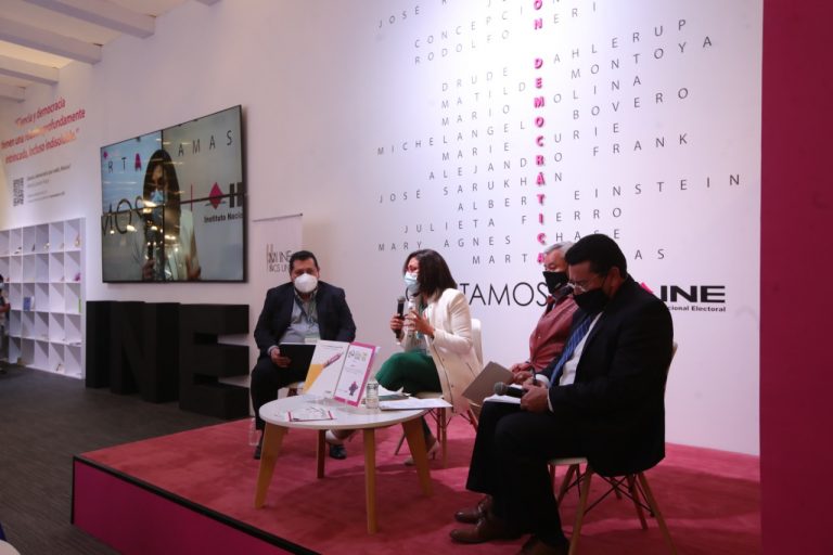 Mesa de Diálogo “Consulta Infantil y Juvenil 2021” en el marco de la Feria Internacional del Libro.