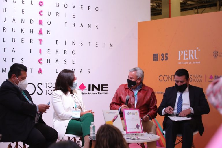 Mesa de Diálogo “Consulta Infantil y Juvenil 2021” en el marco de la Feria Internacional del Libro.