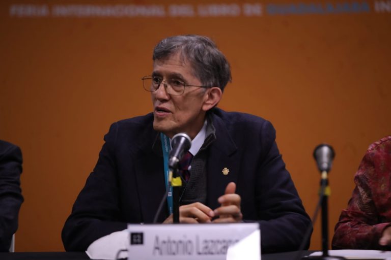 Antonio Lazcano autor de Ciencia y democracia: quo vadis, México?.