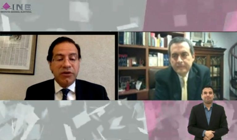 José Roberto Ruiz Saldaña, Consejero Electoral del INE y Roberto Blancarte Pimentel, Profesor -Investigador del Colegio de México.
