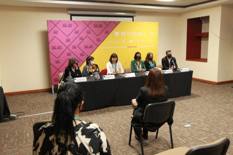 Colección Árbol. Presentación del libro El tejido de nuestras voces y La hamaca roja.