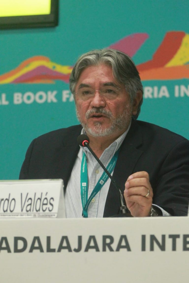 Leonardo Valdes Zurita, Profesor del Instituto de Ciencias de Gobierno y Desarrollo Estratégico de la Benemérita UAP.