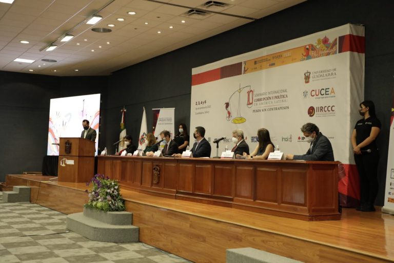 Seminario Internacional Corrupción y Política en América Latina.