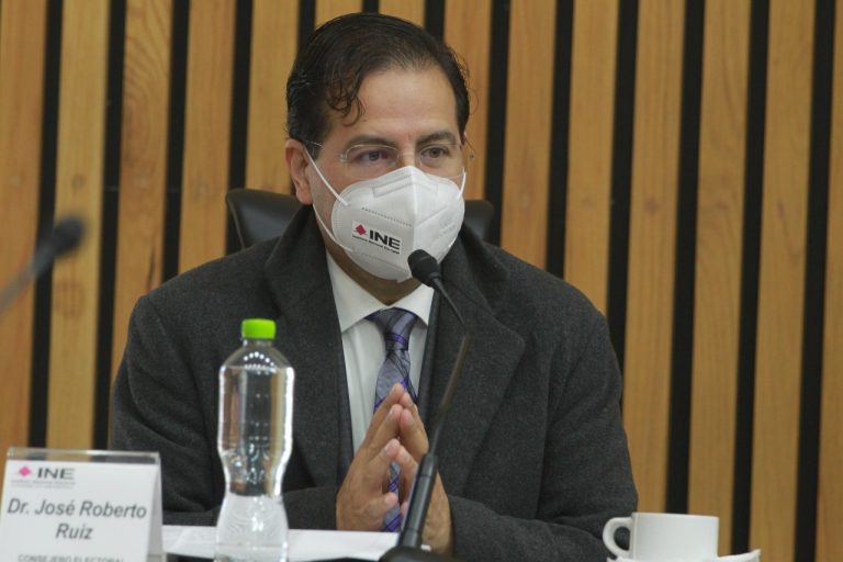 José Roberto Ruía Saldaña, Consejero Electoral.