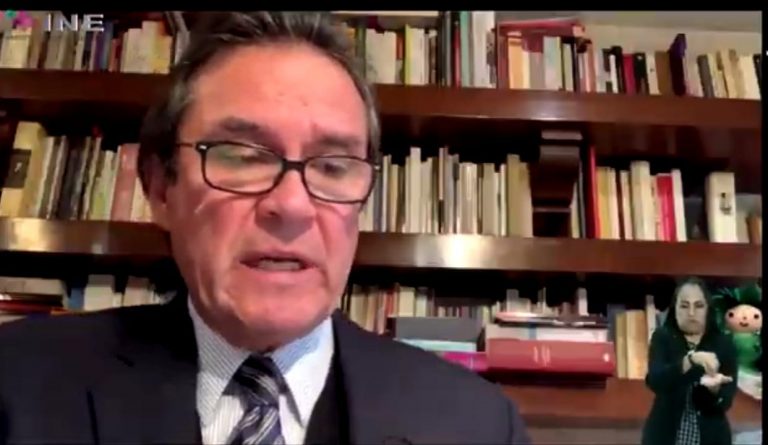 Edmundo Jacobo Molona, Secretario Ejecutivo.