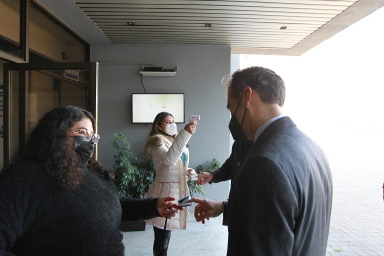 El INE instaló un cerco sanitario para los trabajadores del instituto.