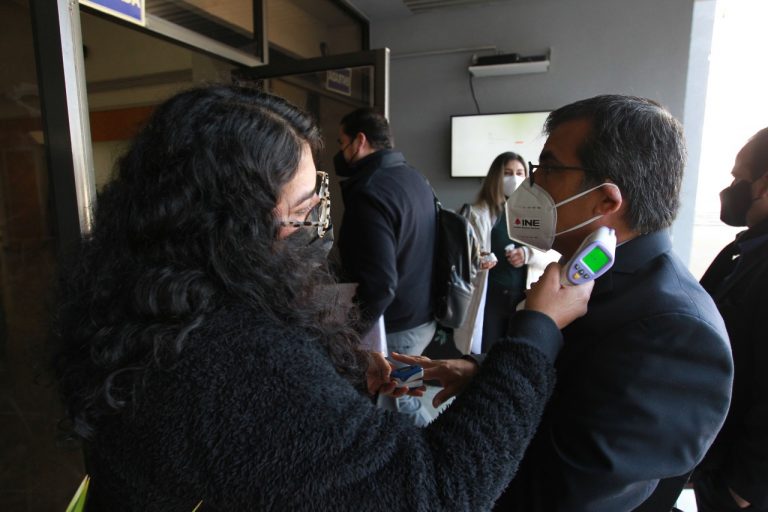 El INE instaló un cerco sanitario para los trabajadores del instituto.