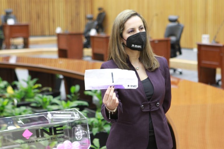 Sorteo de la letra, a partir de la cual, con base en el primer apellido, se seleccionará a las y los ciudadanos que integrarán las Mesas Directivas de Casilla en el Proceso Electoral Local 2021-2022.