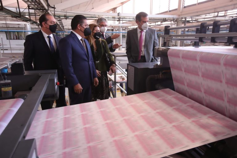 Recorrido por las instalaciones de Talleres gráficos en el  Inicio de la producción de papeleta para la Revocación del mandato.