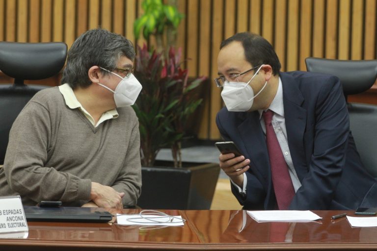Ucc-Kib Espadas Ancona y Ciro Murayama Rendón Consejeros Electorales.