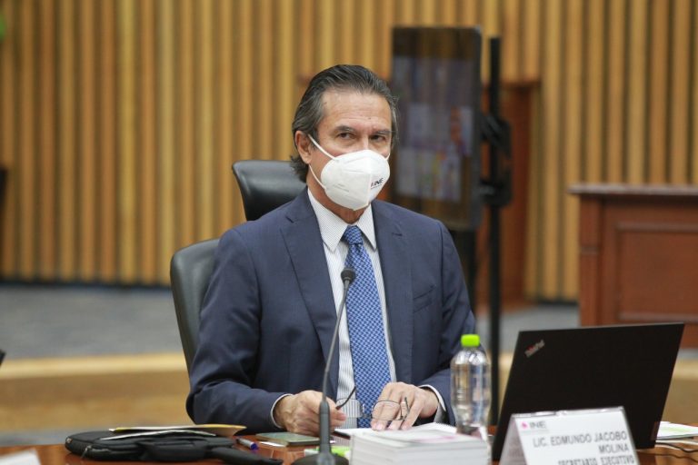 Edmundo Jacobo Molina, Secretario Ejecutivo.