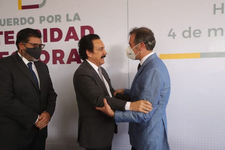 Reyes Rodríguez Mondragón Magistrado Presidente del TEPJF, Omar Fayad Meneses Gobernador del Estado de Hidalgo y Lorenzo Córdova Vianello Consejero Presidente del INE en la Firma del Acuerdo por la Integridad Electoral.