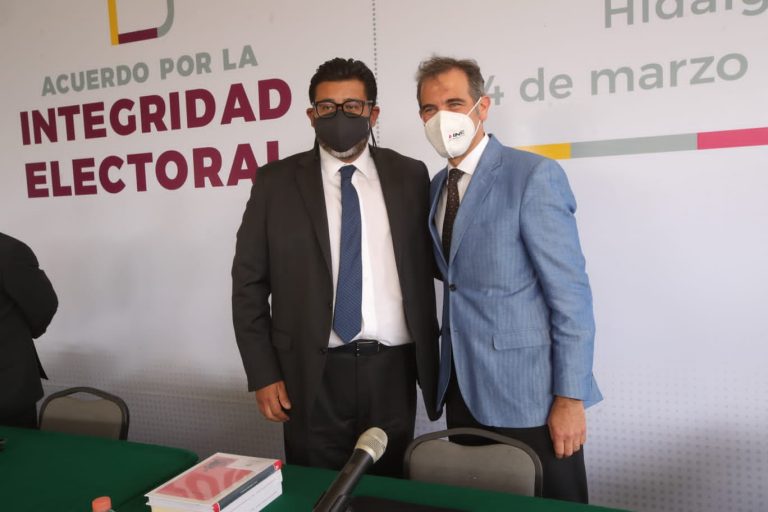 Reyes Rodríguez Mondragón, Magistrado Presidente del TEPJF y Lorenzo Córdova Vianello Consejero Presidente del INE.
