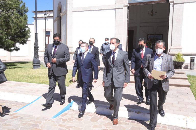 Reyes Rodríguez Mondragón Magistrado Presidente del TEPJF, José Rosas Aispuro Torres Gobernador del Estado de Durango y Lorenzo Córdova Vianello Consejero Presidente del INE en la Firma del Acuerdo por la Integridad electoral Proceso Electoral 2021-2022.