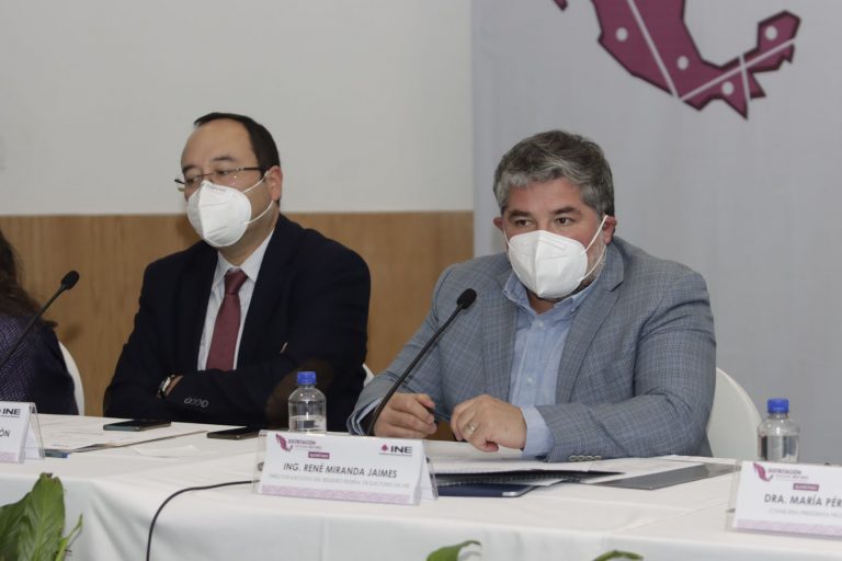 Ciro Murayama Rendón Consejero Electoral del INE y René Miranda Jaimes, Director Ejecutivo del Registro Federal de Electores.