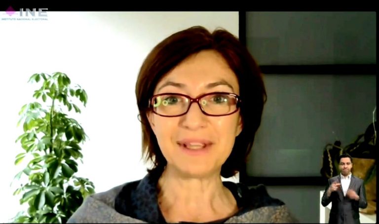 Yanina Welp, Conferencista.