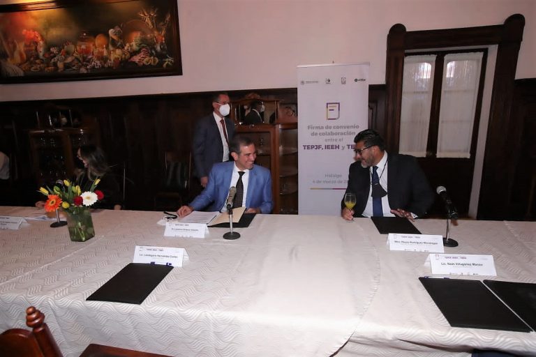 Lorenzo Córdova Vianello, Consejero Presidente del INE y Reyes Rodríguez Mondragón, Magistrado Presidente del TEPJF.