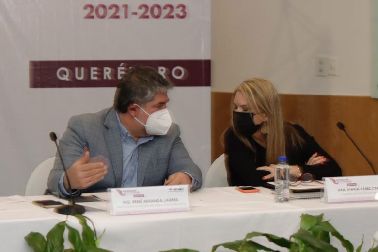 René Miranda Jaimes, Director Ejecutivo del Registro Federal de Electores del INE y María Pérez Cepeda, Presidenta provisional del Instituto Electoral del Estado de Querétaro.
