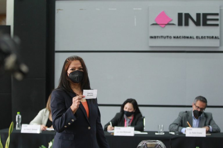 Sorteo  para determinar el orden de participación en los Foros de Discusión de Revocación de Mandato.