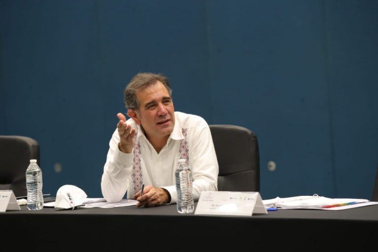 Lorenzo Córdova Vianello, Consejero Presidente del INE en la conferencia de prensa