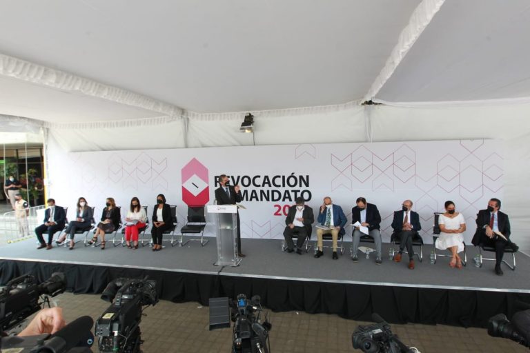 Conferencia de prensa ofrecida por los Consejeros Electoralesdel INE.