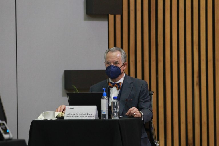 Alfonso Zermeño Infante, Notario 5 de la Ciudad de México.