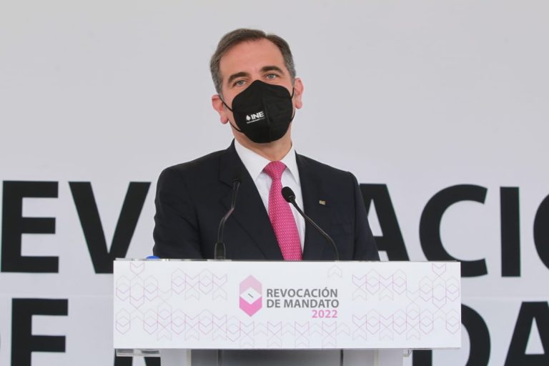 Conferencia de Prensa Dr. Lorenzo Córdova Vianello.