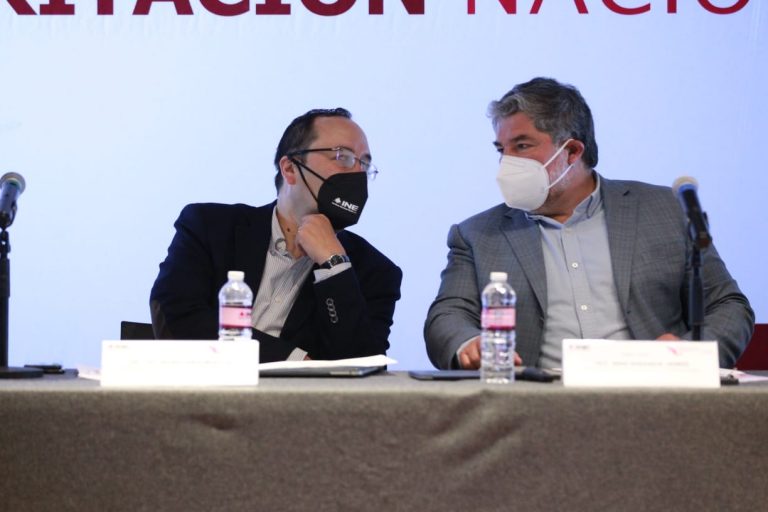 Ciro Murayama Rendón Consejero  Electoral  y René Miranda Jaimes Director Ejecutivo del Registro Federal de Electores.
