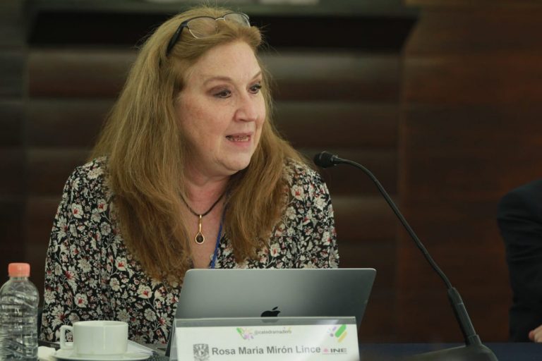 Rosa María MirónLince, Doctora en Ciencias Póliticas