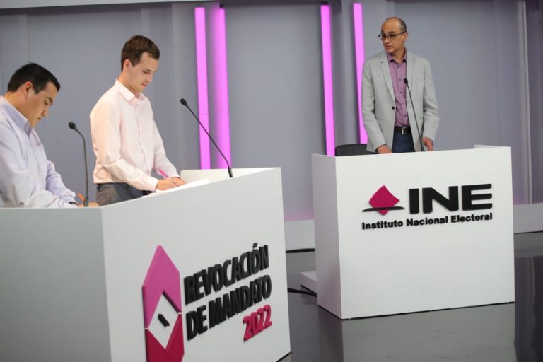 Martín Faz Mora, Consejero Electoral del INE en laClausura del Torneo de Debate Juvenil Revocación de Mandato.