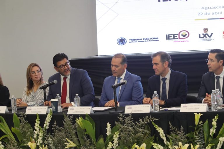 Firma del Acuerdo por la Integridad Electoral del Proceso Electoral 2021-2022, , realizada en el estado de Aguascalientes.