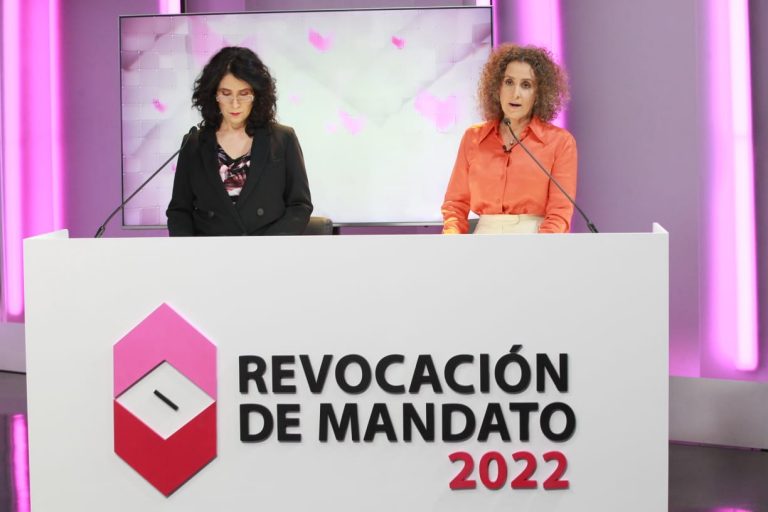 Nancy De Santiago, Analista Política y Sofia Orozco, Editorialista.