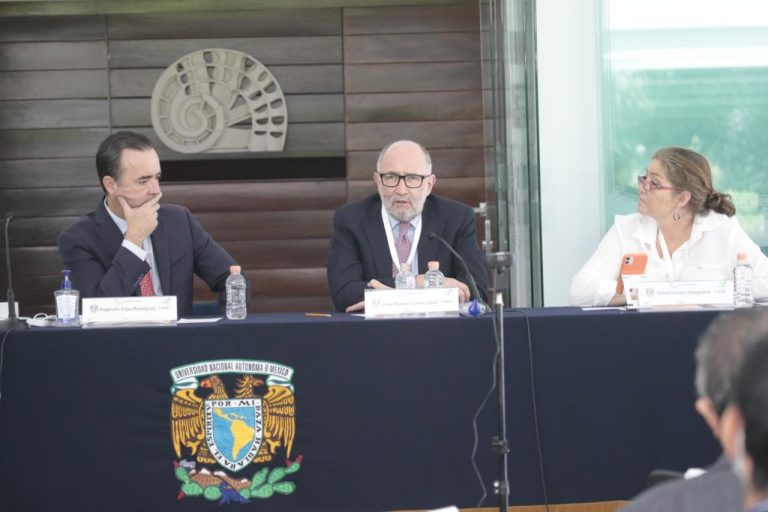 Conferencia Magistral.