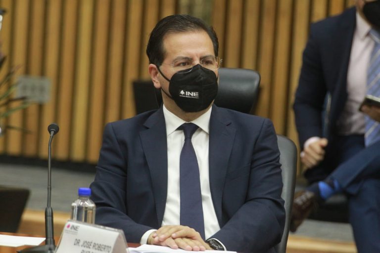 José Roberto Ruíz Saldaña, Consejero Electoral.