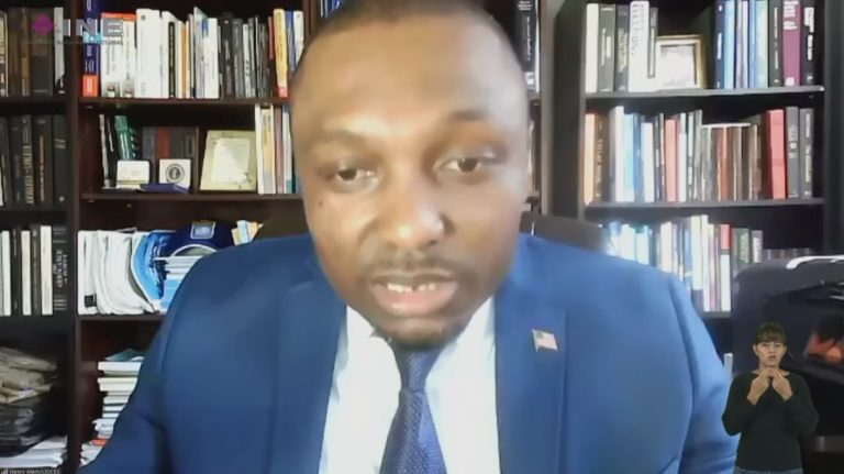 Henry Atem, Director Ejecutivo del Centro Internacional para Asistencia Electoral de Estados Unidos (USICES).