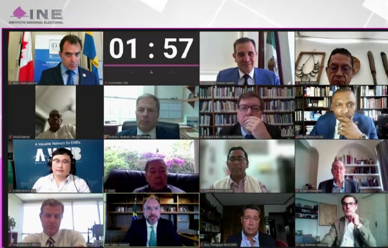 Cumbre de la Democracia Electoral.