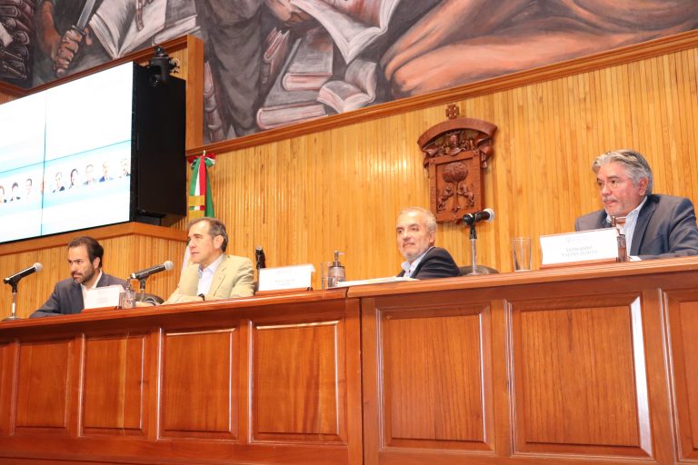 David González Álvarez, Moderador, Lorenzo Córdova Vianello Consejero Presidente del INE, Luis Carlos Ugalde y Leonardo Valdés Zurita Ex Consejeros Presidente del IFE.