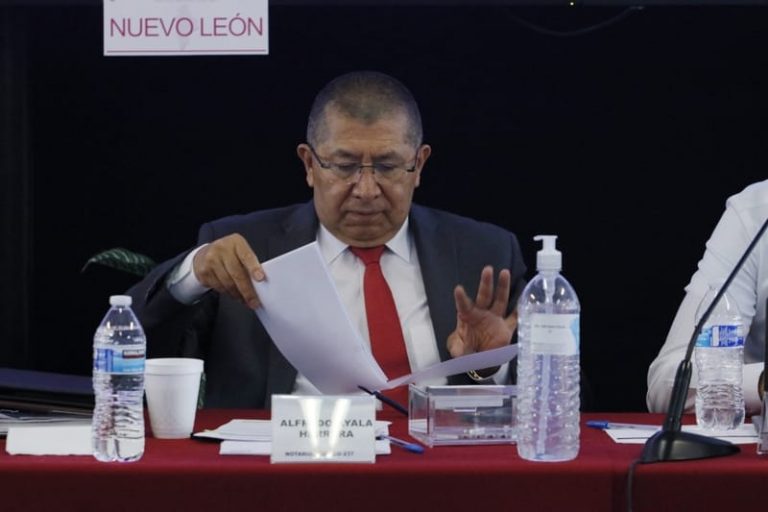 Alfredo Ayala Herrera, Notario Público 237 de la Ciudad de México.