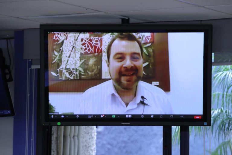 Carlos Pelayo, Doctor en Derecho.