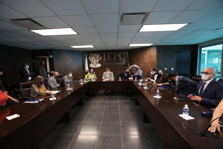 Reunión con funcionarios del Instituto Electoral y de Participación Ciudadana del Estado de Durango.