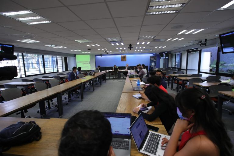 Mesa “La pandemia ¿una emergencia global, respuestas nacionales? En el marco del Seminario Internacional Democracia, Estado de Derecho y COVID, realizado en el IIJ de la UNAM.