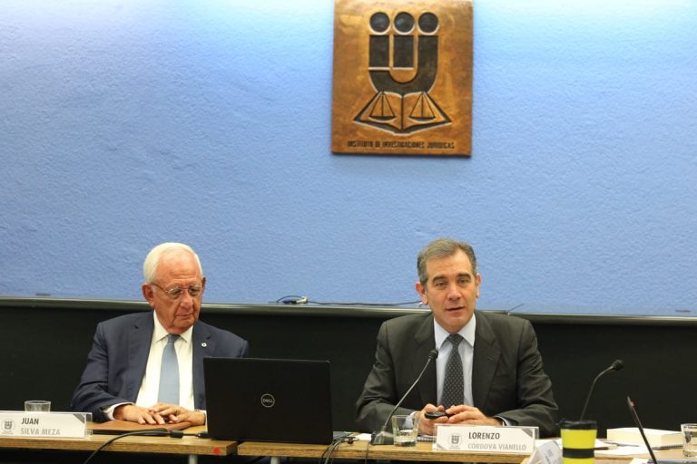 Juan Silva Meza y Lorenzo Córdova Vianello Consejero Presidente del INE.