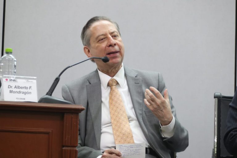 Alberto Fabián Mondragón Pedrero, Presidente de los Colegios de Profesores de la Facultad de Derecho de la UNAM y Coordinador del Libro.