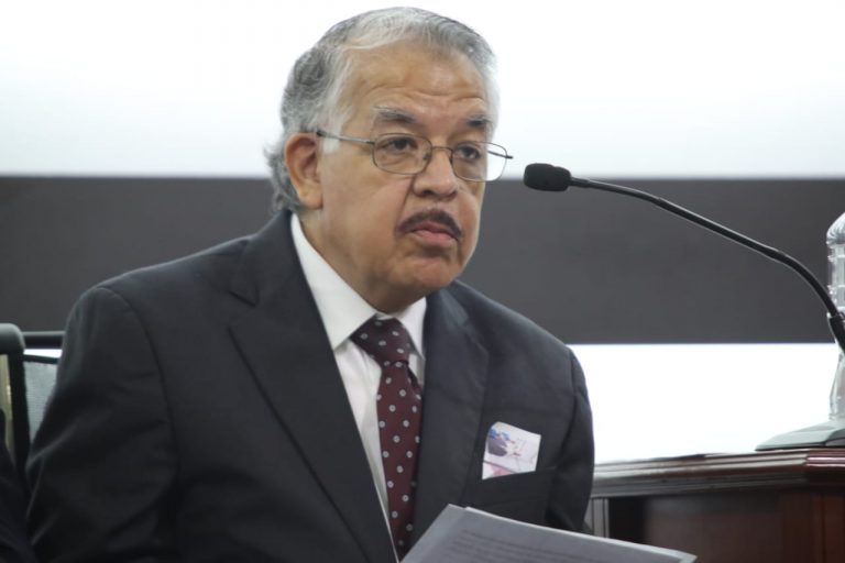 Carlos Sergio Quiñones Tinoco, Director del Instituto de Investigaciones Jurídicas de la Universidad Juárez del Estado de Durango y Coordinador del Libro.