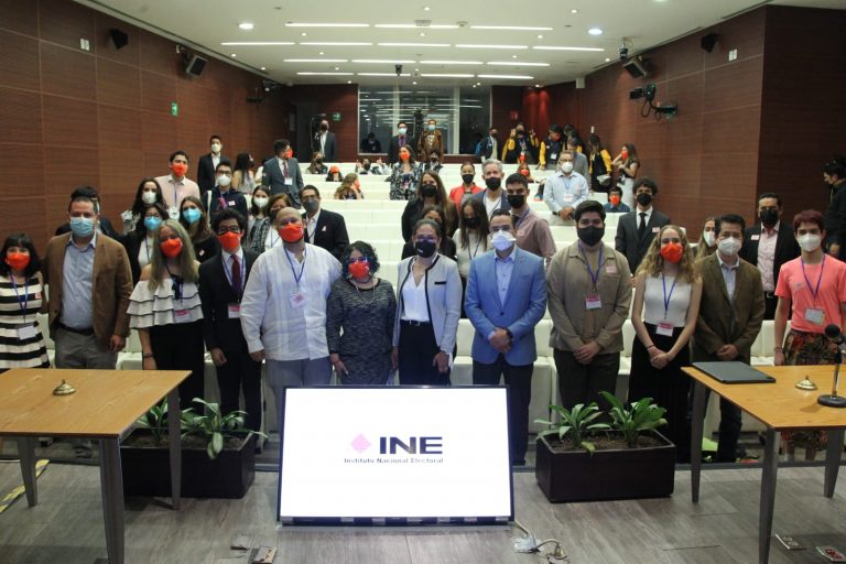 Premiación de la Gran final del Campeonato Nacional México Debate 2022.