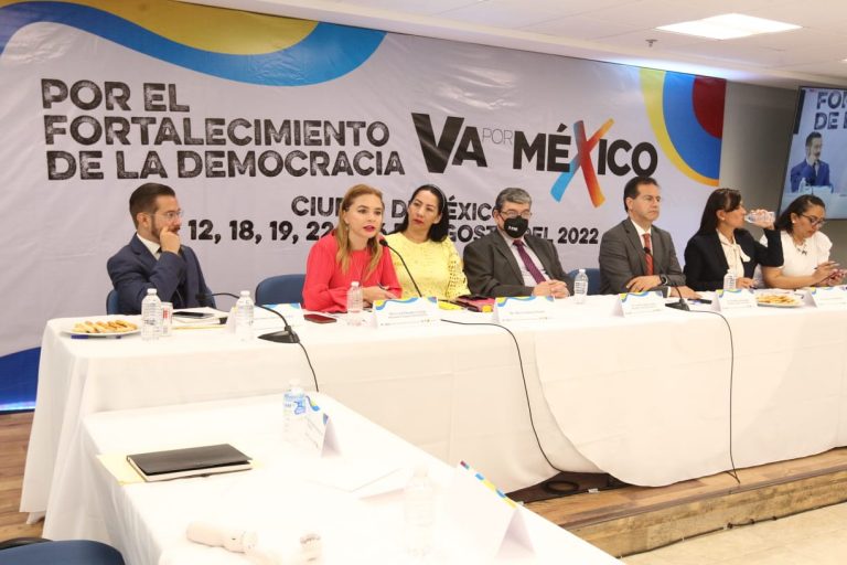 Foro Por el Fortalecimiento de la Democracia, realizado en la Cámara de Diputados.